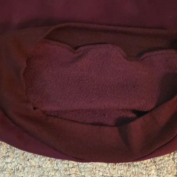 Comfrt Minimilist Hoodie Maroon Size Large - Picture 3 of 5